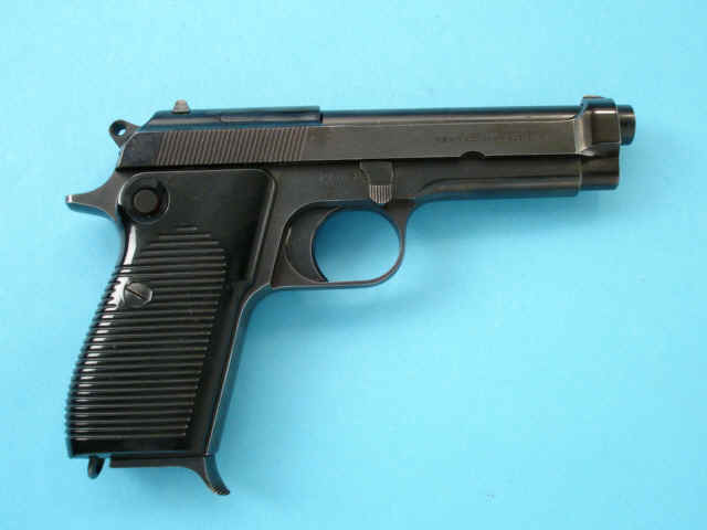 **Beretta Model 1951/104 Semi-Automatic Pistol